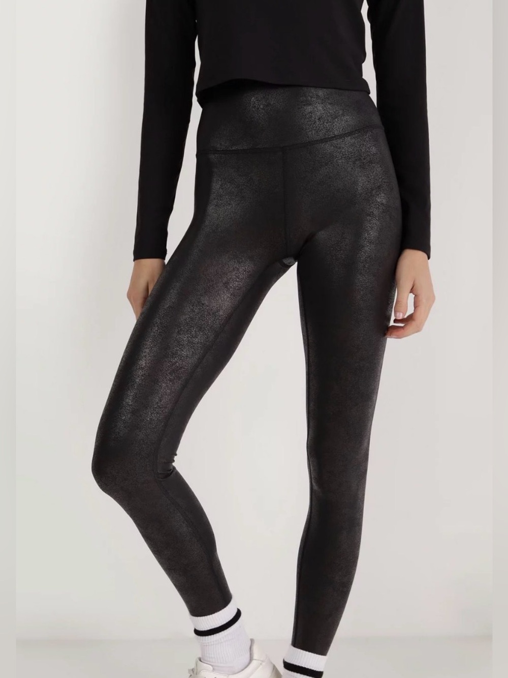 OFFLINE By‎ Aerie The Hugger High Waisted Crackle Pocket Legging - Black - Small